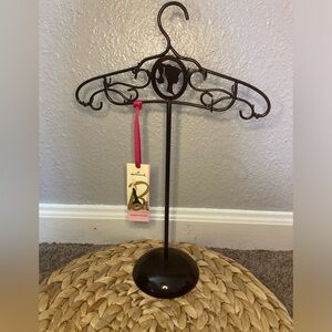 NWT Hallmark Barbie necklace holder/stand 2016